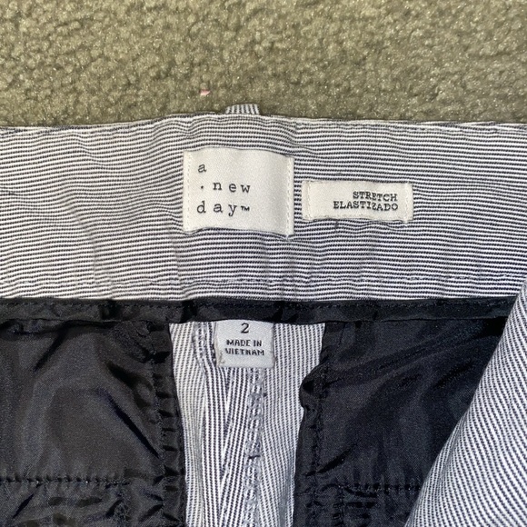 A new day size 2 stretchy black and white dress pants - Picture 2 of 3